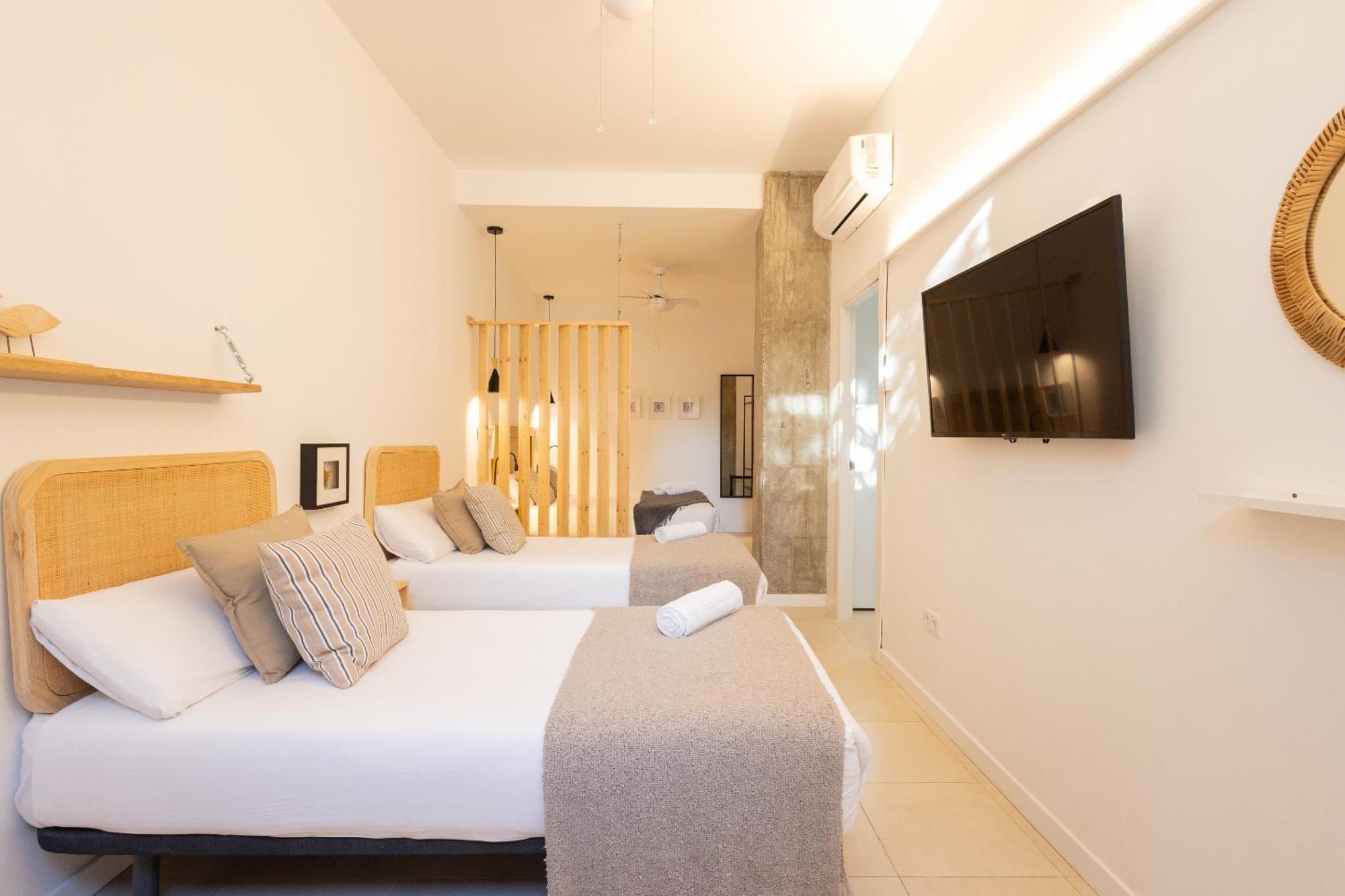 Florit Flats - The Pitiusas Rooms Valencia Eksteriør bilde